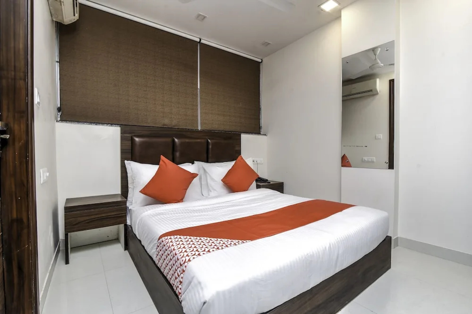 SPOT ON 48336 Vj Inn Nagamalli Thota