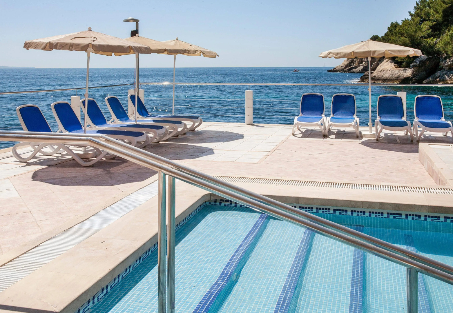 Globales Cala Vinas Adults Only 16+