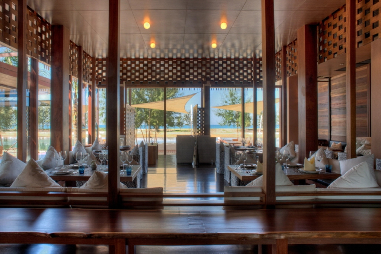 Wanakarn Beach Resort & Spa