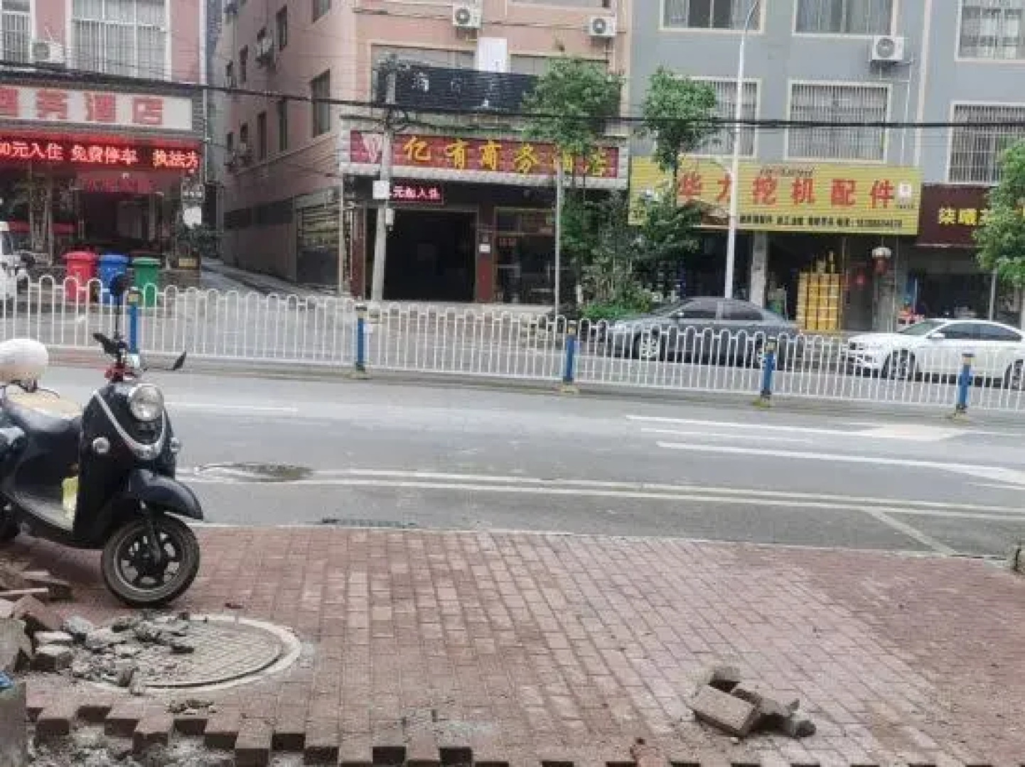 Guangnan Xinshengdu Business Hotel