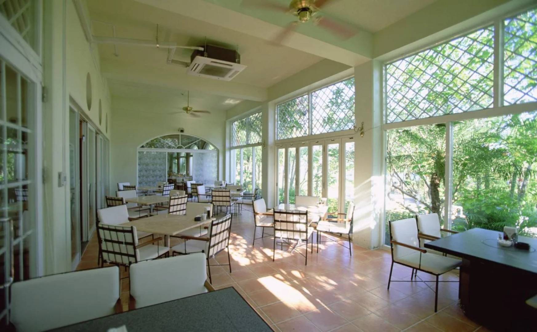 Hotel Breezebay Marina