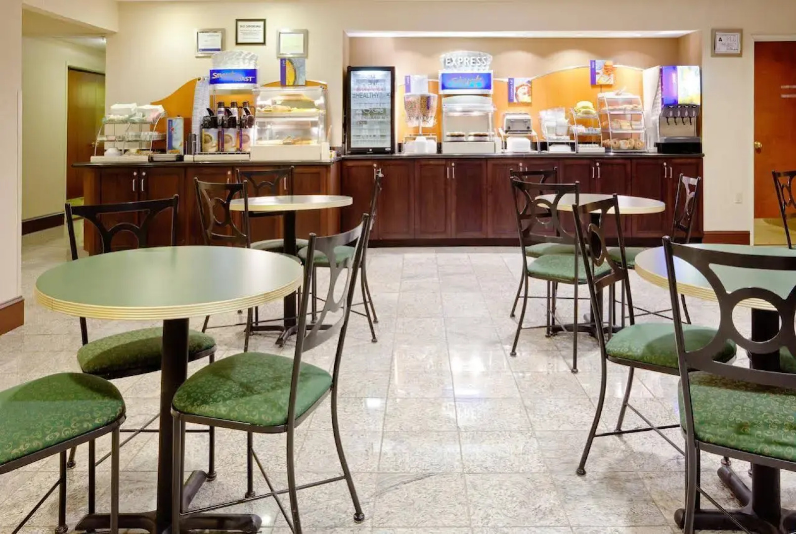 Country Inn & Suites by Radisson, Dunn, NC