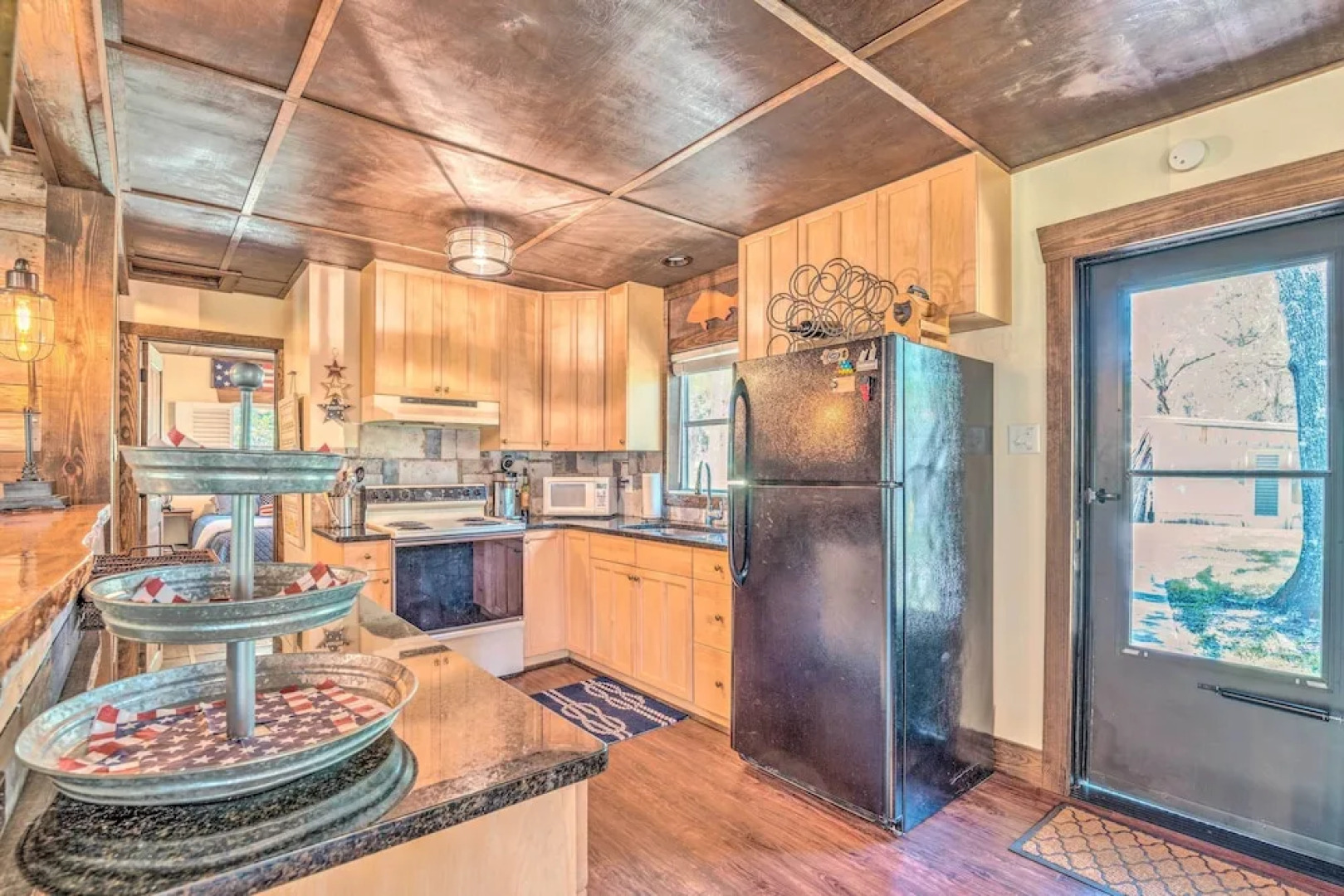 Waterside Anglers Heaven: Crooked River Fish Camp