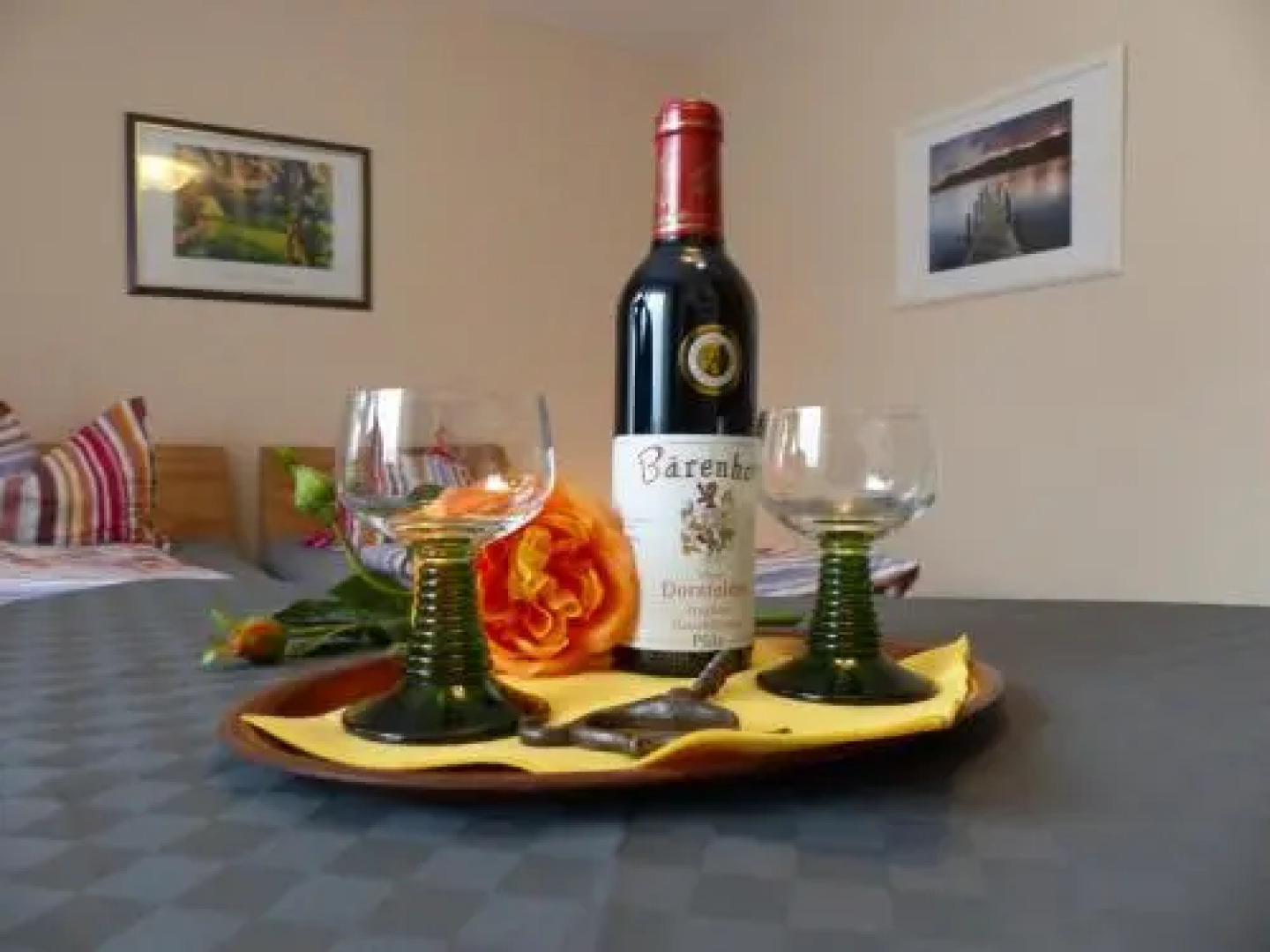 Taunusblick Ferienwohnung und Apartment