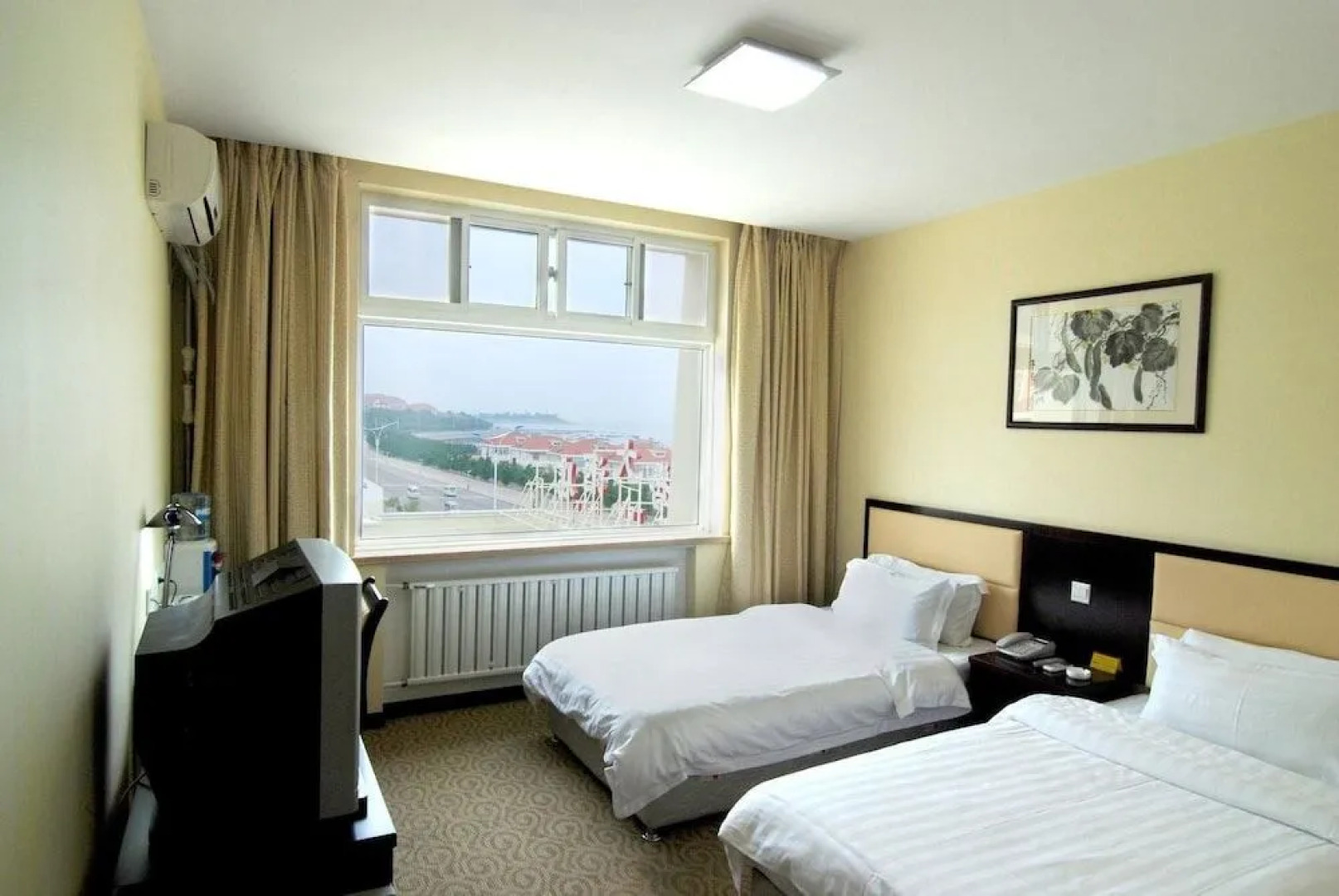 Yantai Hong Teng Hotel