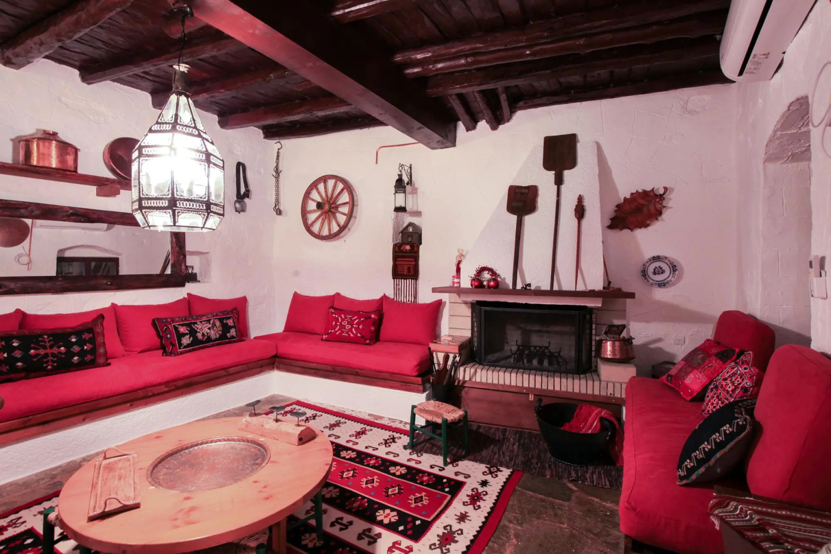 Dandy on the Hill in Parnassus Villa Pasifne up to Nine People