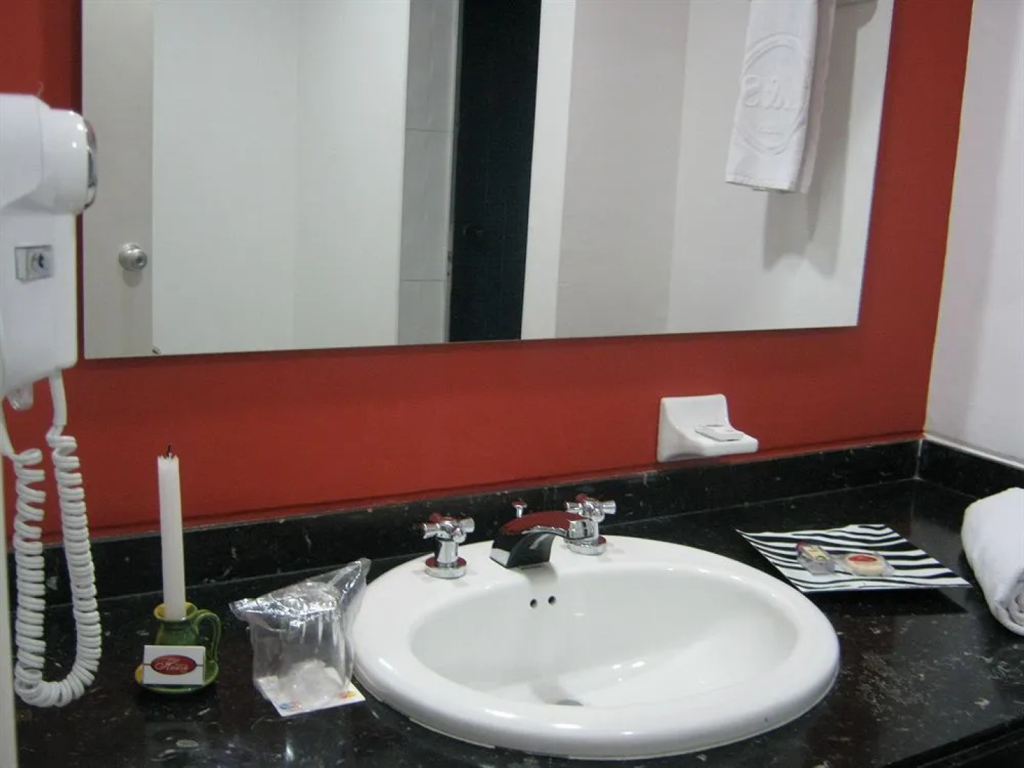 Hotel Hunza Y Centro De Convenciones