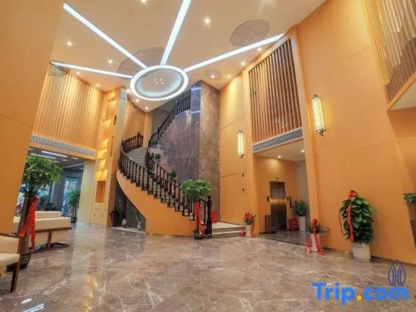 Xidiya Business Hotel (Yichun Drum Tower Pedestrian Street Runda International)