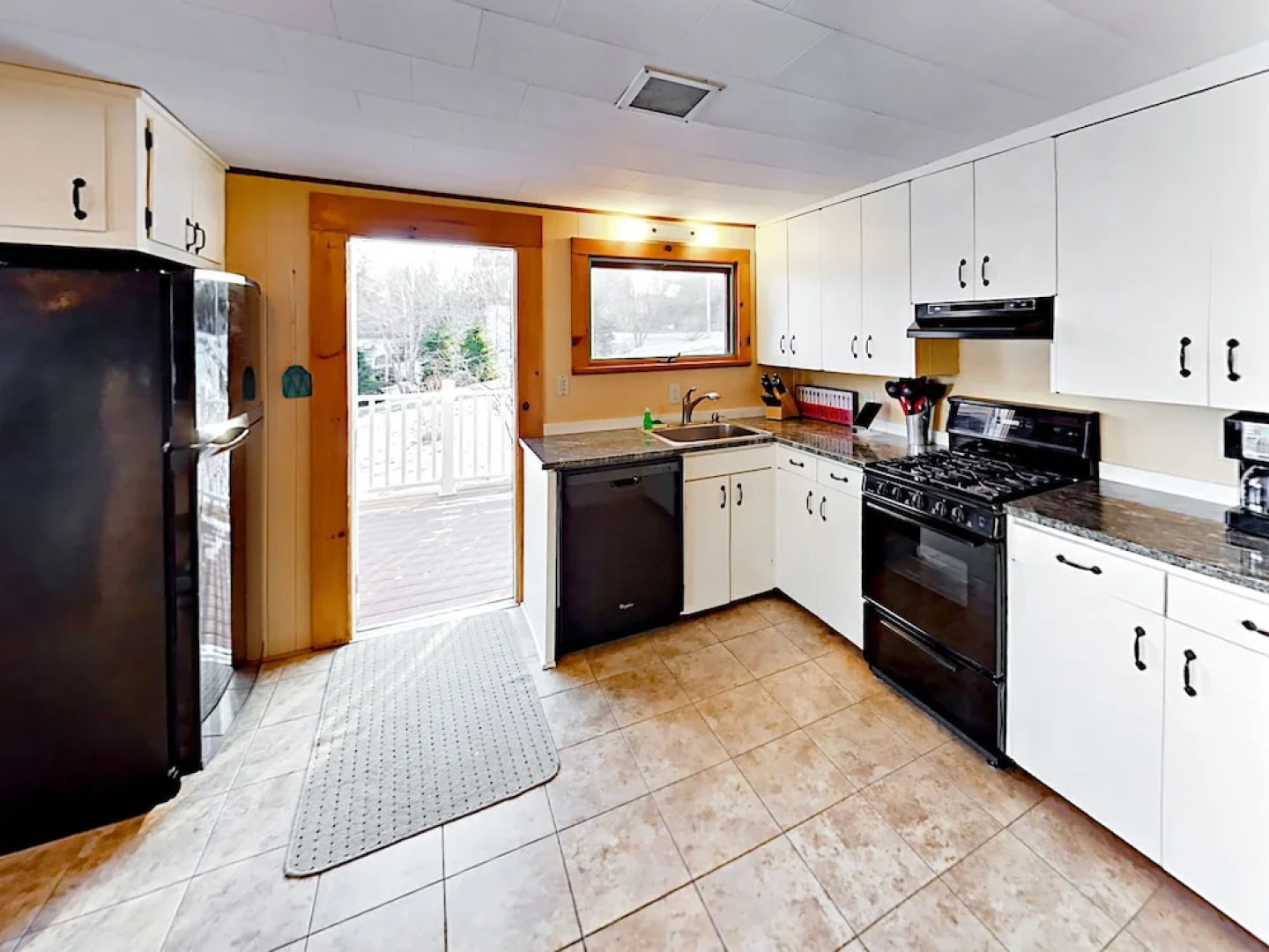 Classic Maine Home on the Ocean 3 Bedrooms 2 Bathrooms Home