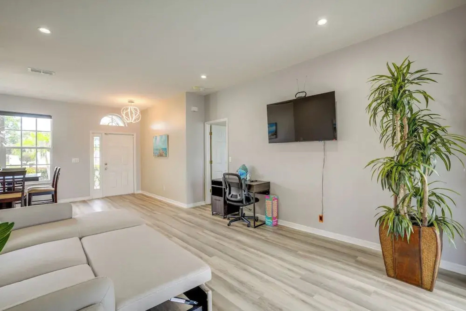 Sunny Fort Myers Home w/ Heated Pool!