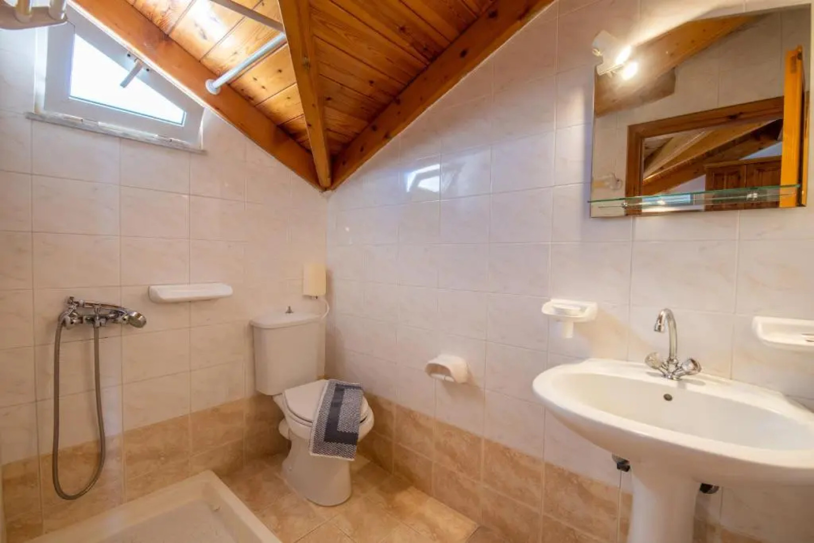 Achillion Apartments & Studios