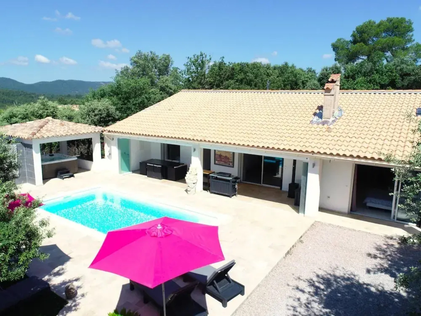 Modern Holiday Home With Private Pool and Garden