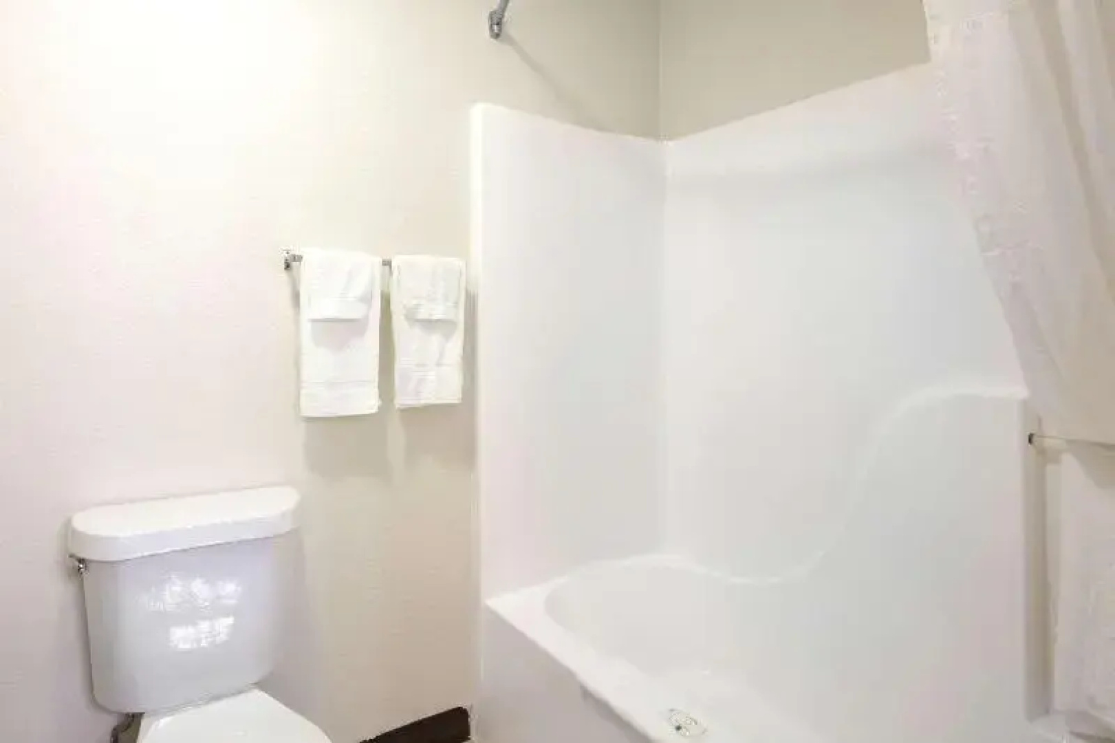 Quality Inn & Suites Metropolis I-24