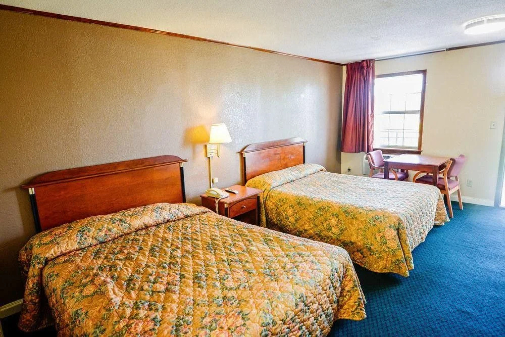 Southern Inn & Suites