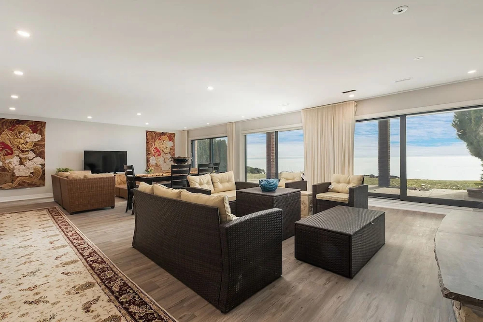 Modern Luxury Furnished, Surrounding St-Lawrence River View, Tranquil