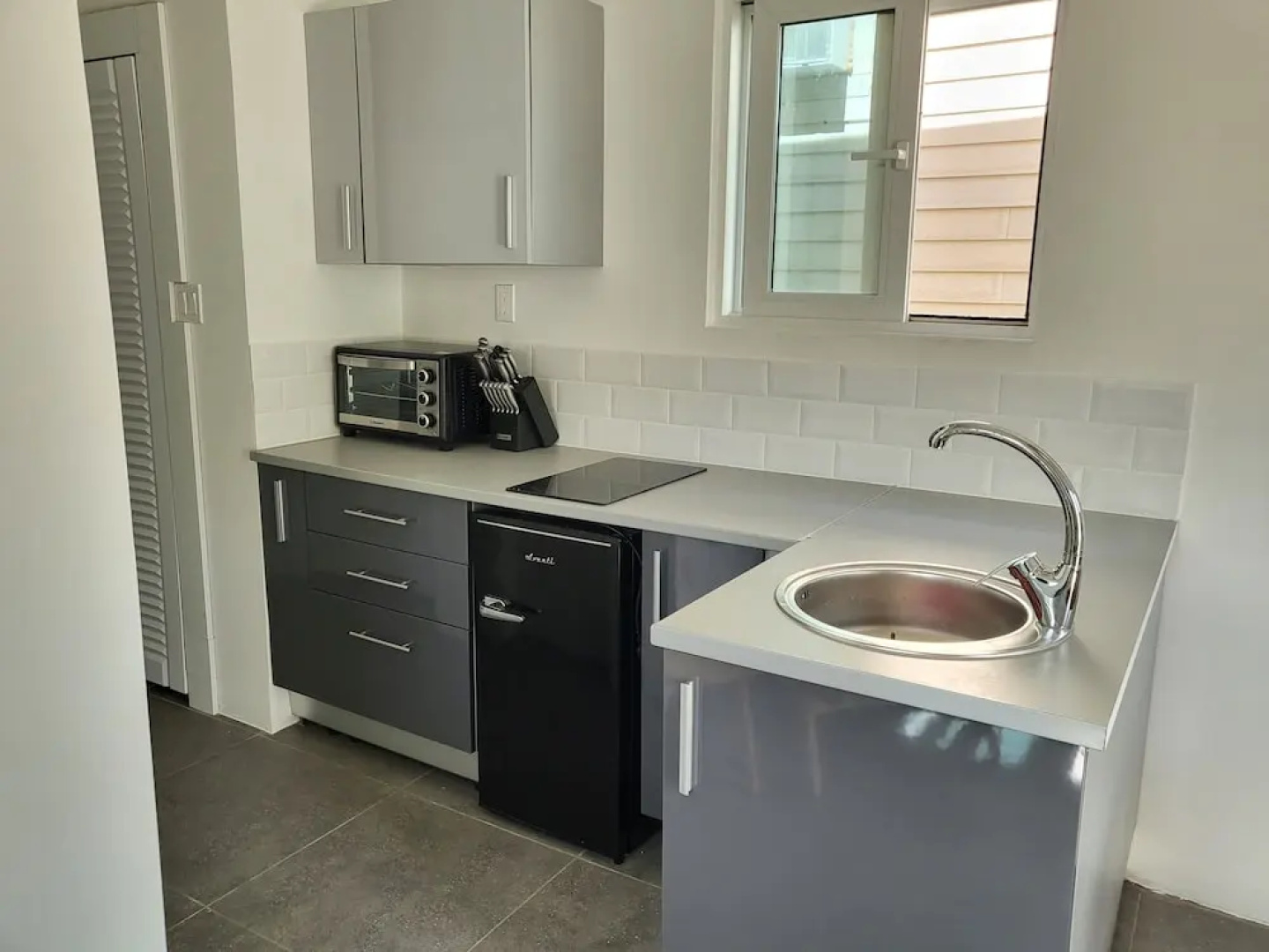 Crawlbay Suites
