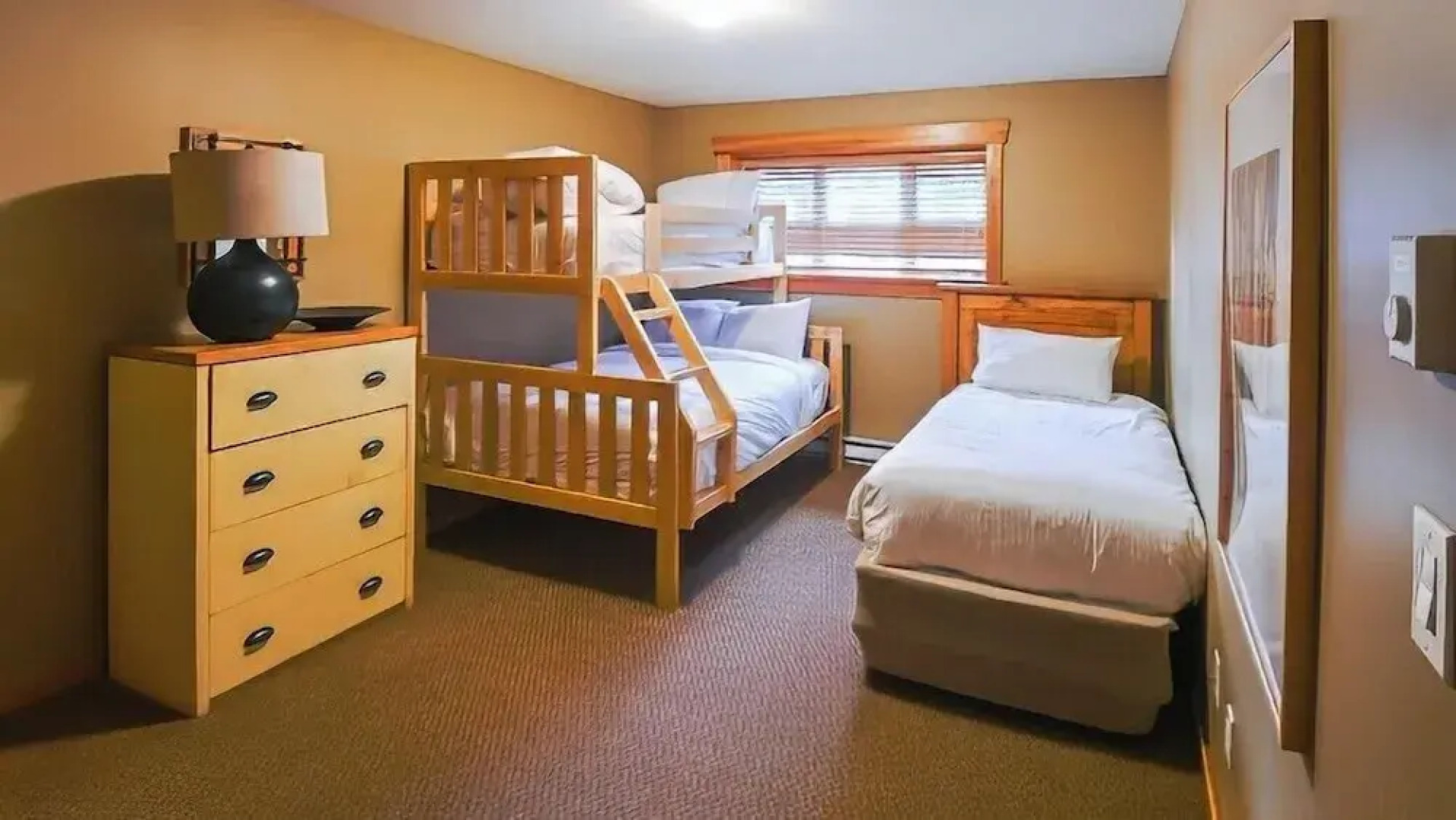 Pinnacle Ridge Chalets by Fernie Lodging