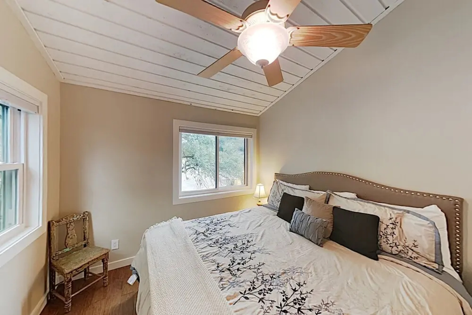 3BR 2BA Lake Travis Waterfront with Boat Launch by RedAwning