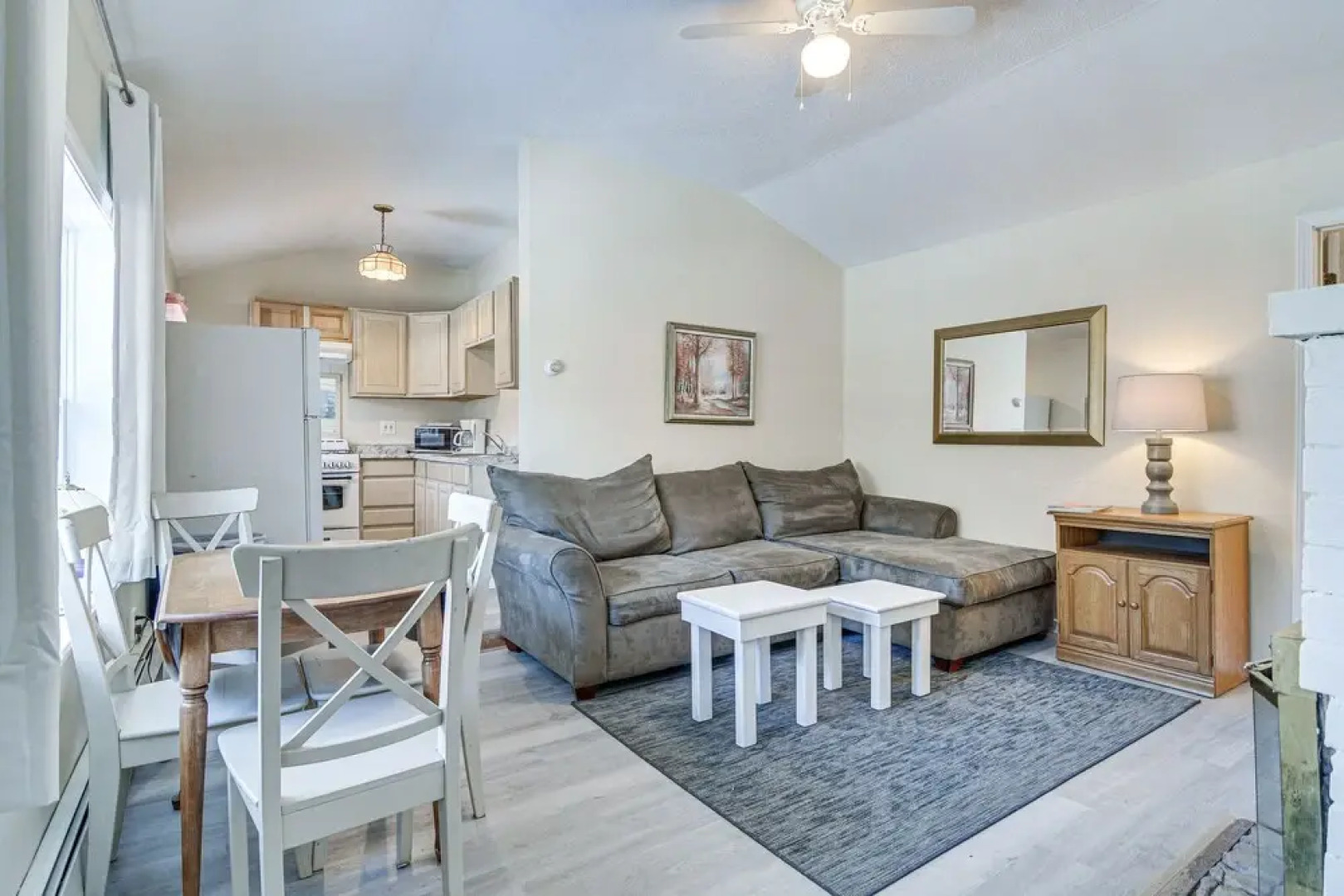 Single-story Cottage in Glen w/ Deck & Near Skiing