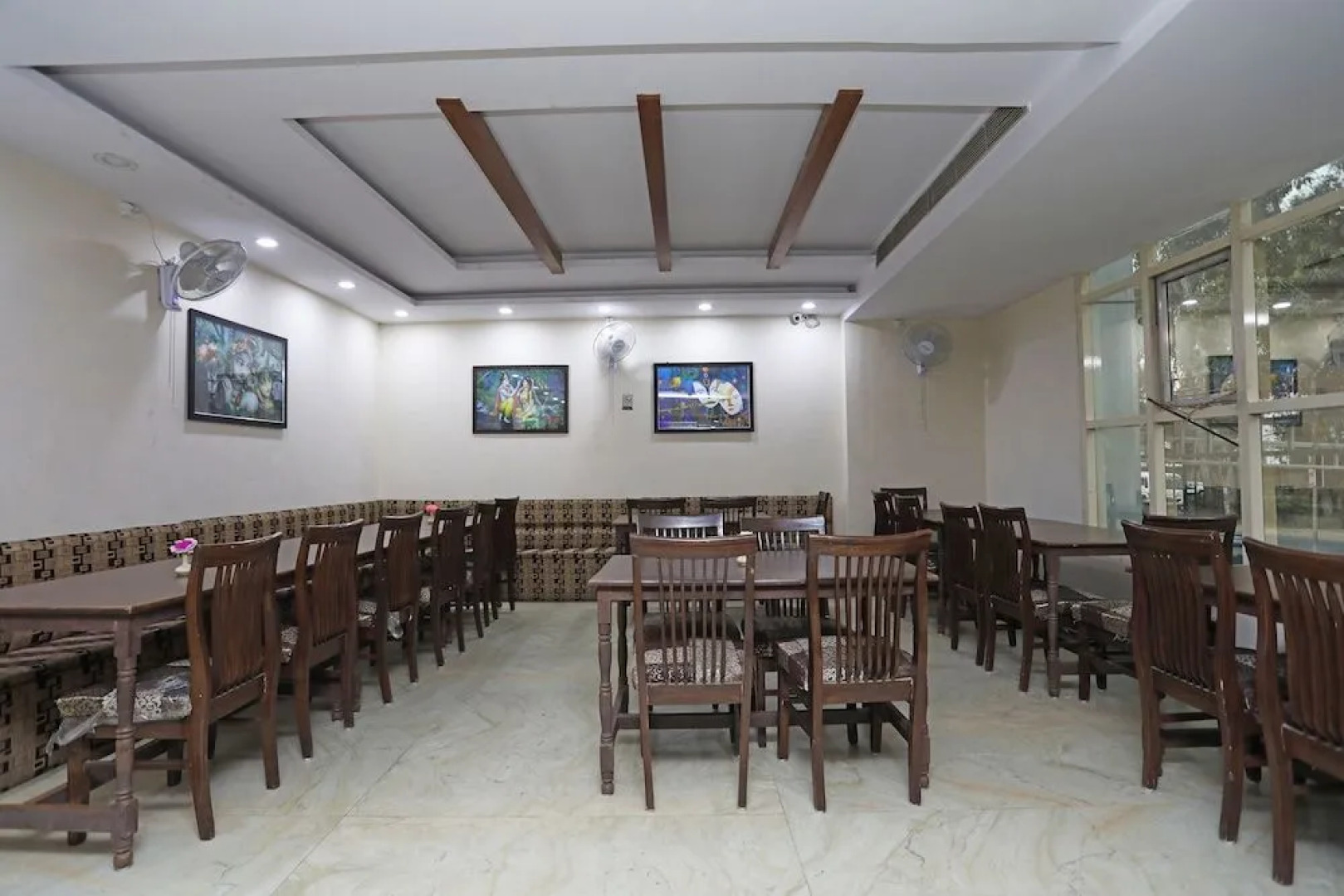 Oyo 30933 Moriya Palace