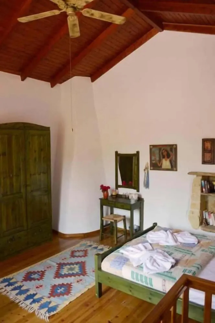 Apanemia Stone House in Crete