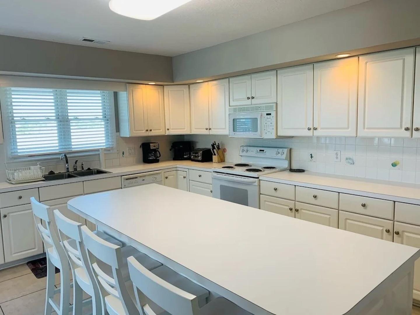 Old Man & The Sea 5 Bedroom Home by RedAwning