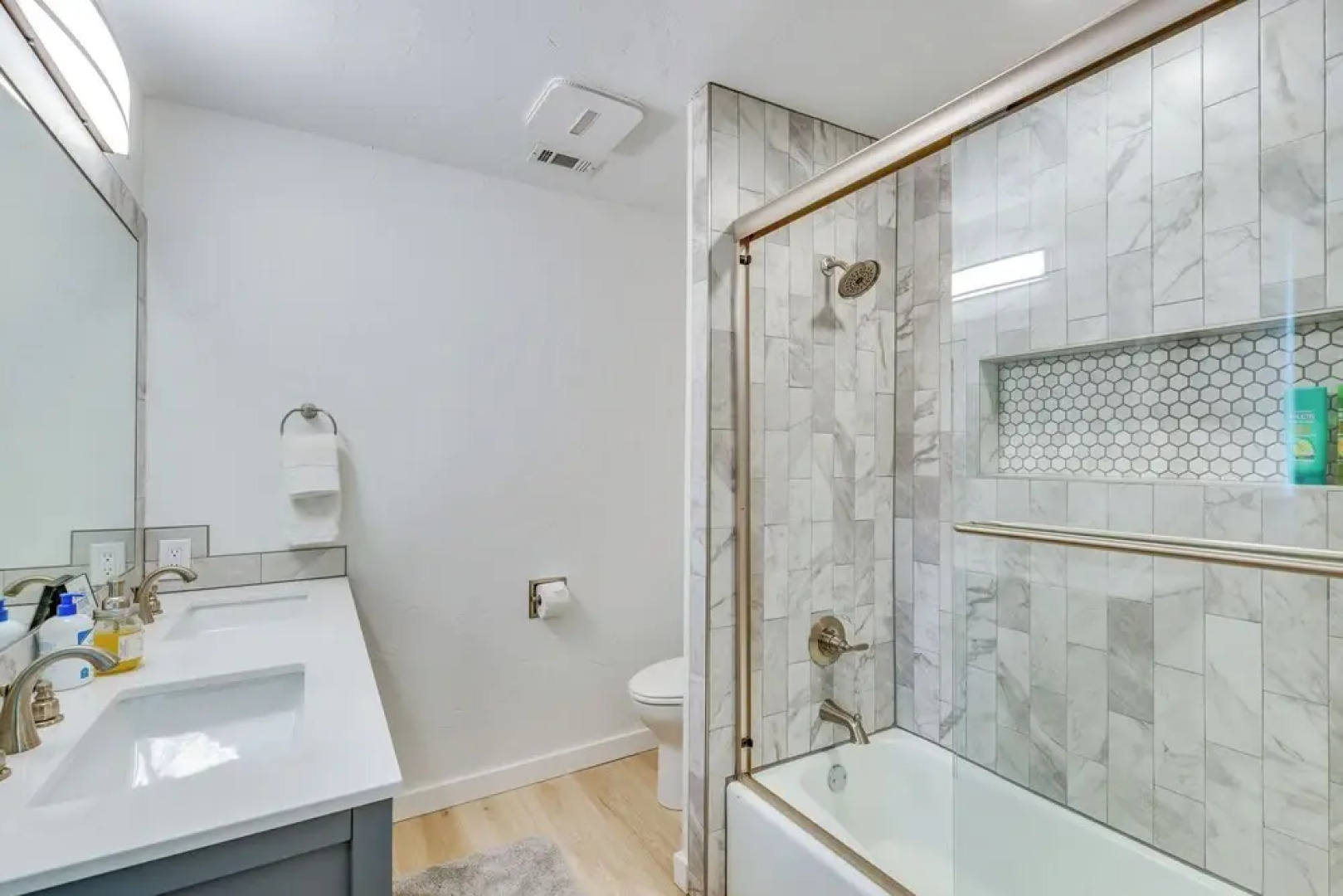 Private Dock: Lakefront Enchanted Oaks Retreat