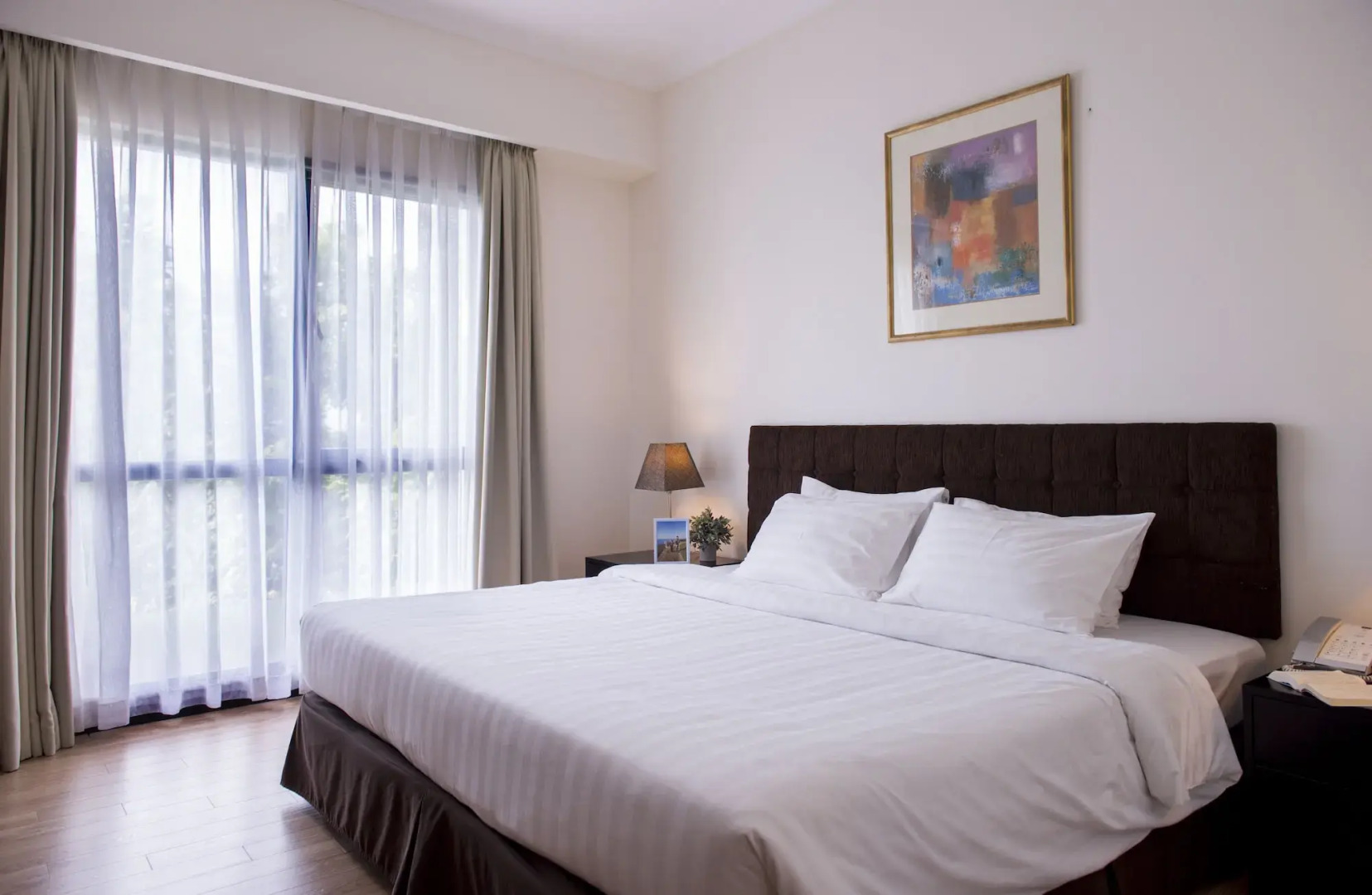 Diamond Westlake Suites