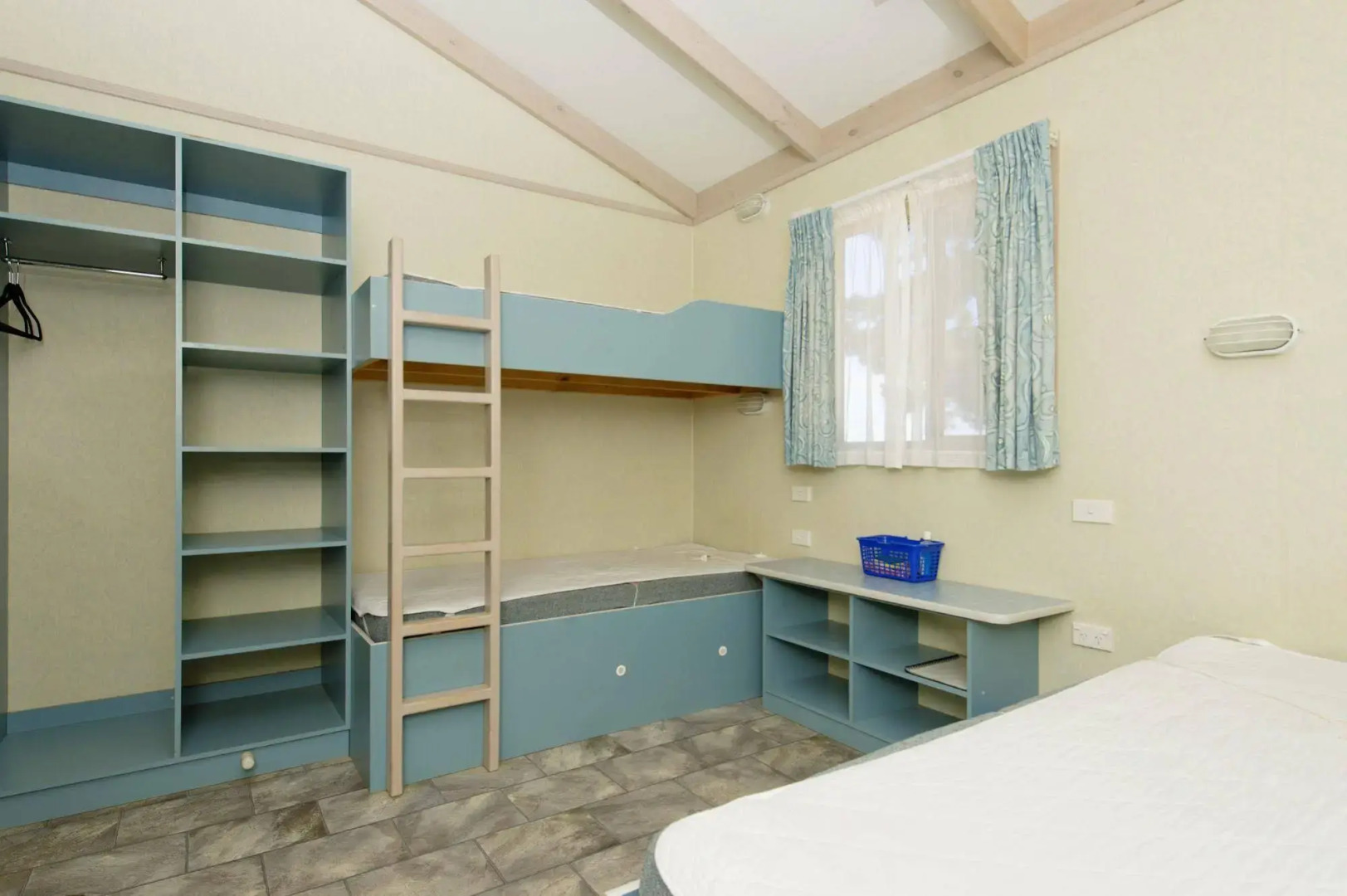 Rainbow Pines Tourist Caravan Park