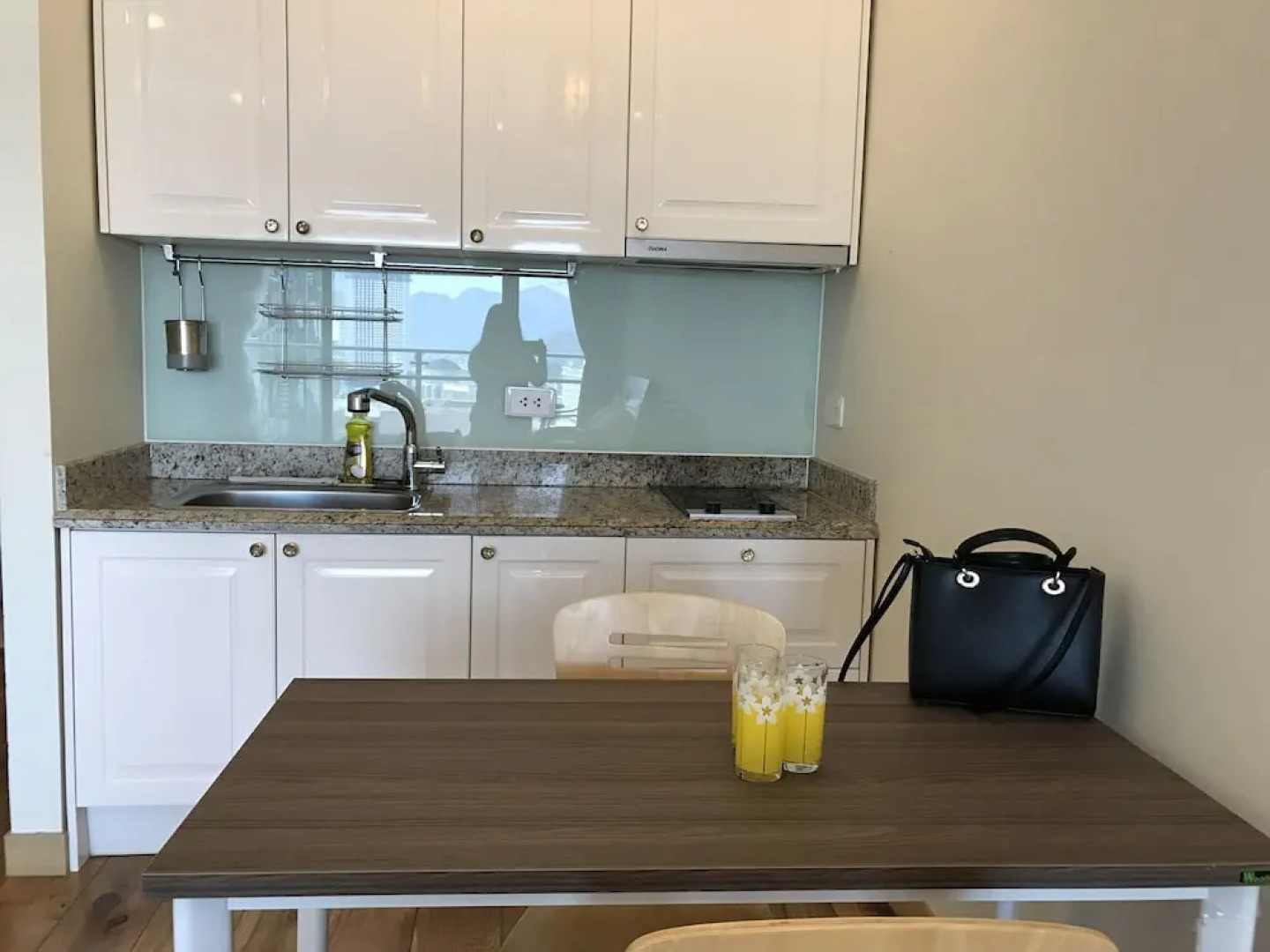 Handy Beach Apartment