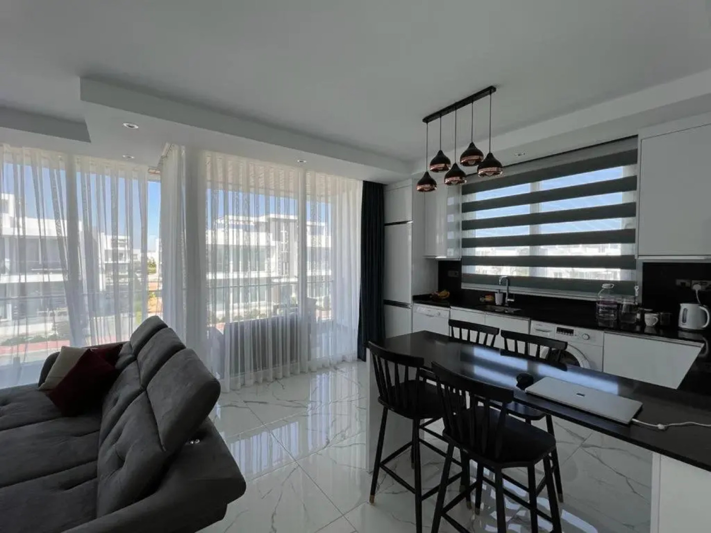 Four Seasons Life Apartments