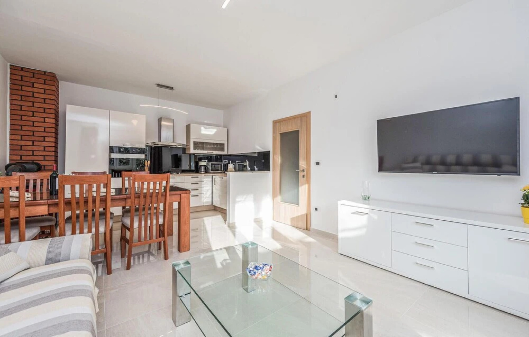 Amazing Home in Vrsi With 3 Bedrooms and Wifi