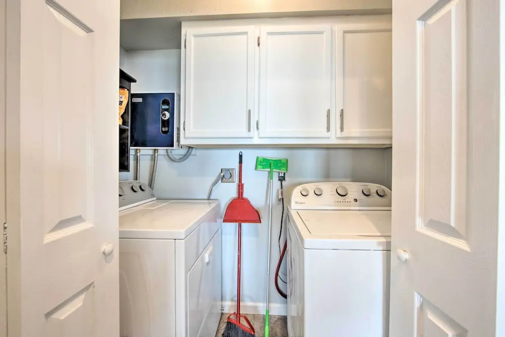 Gun Barrel City Home w/ Hot Tub!