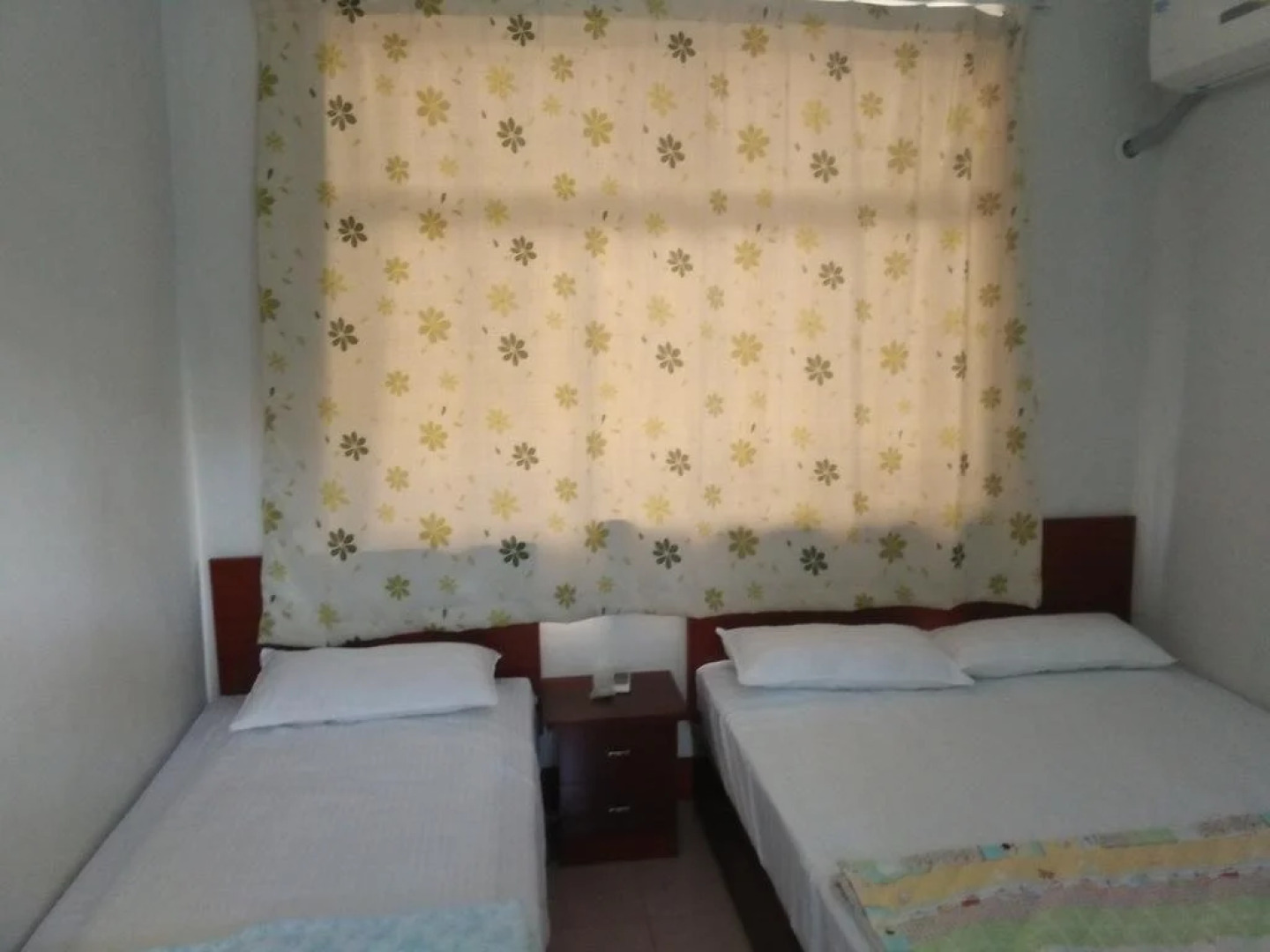 Sunshine fishing music Ren Jia Tai Cun Lan Su Hotel