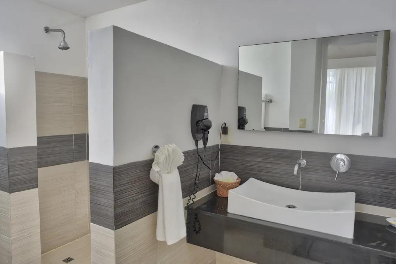 Bluebay Vacation Rentals At Vista Mare