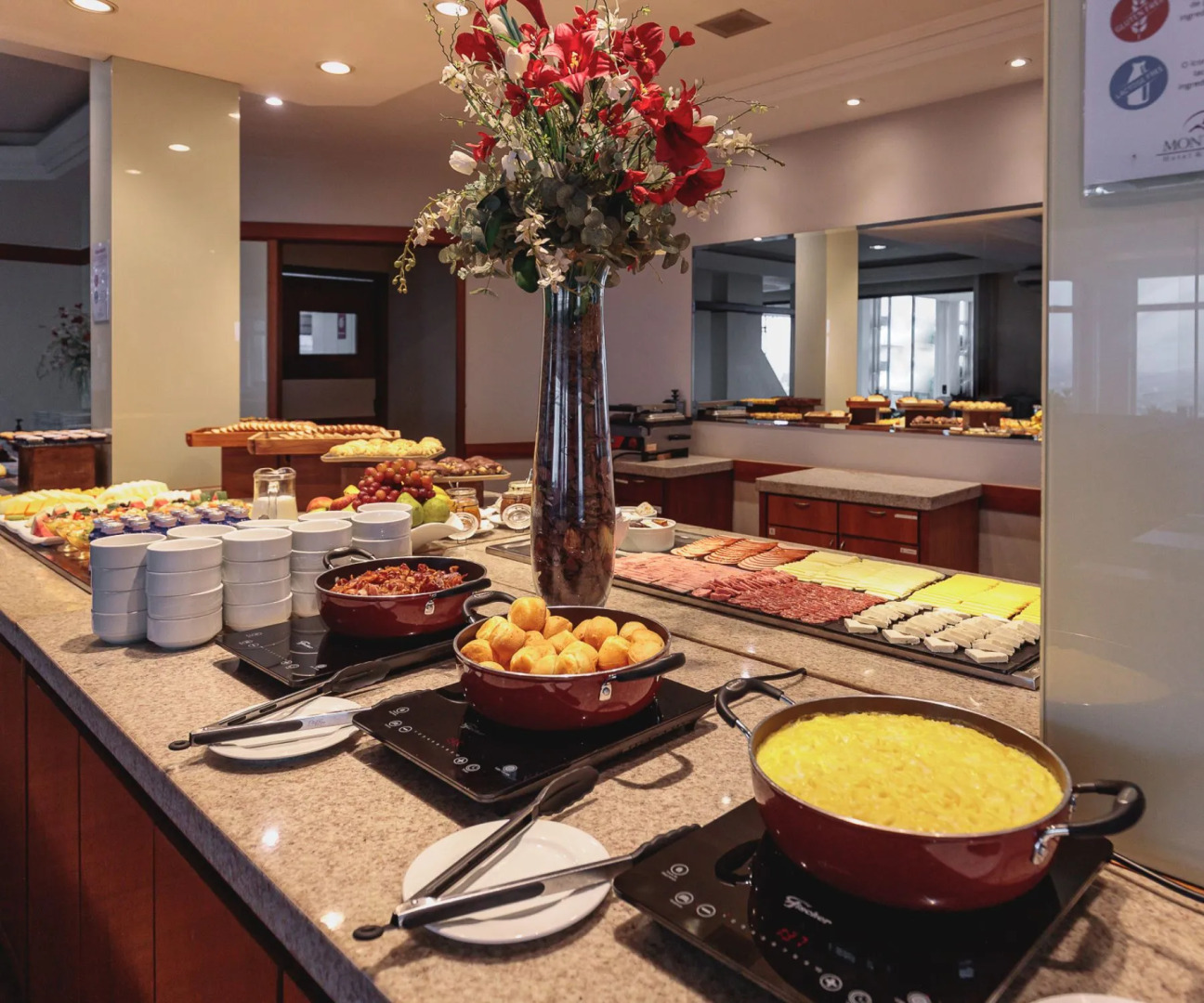 Monthez Hotel & Eventos