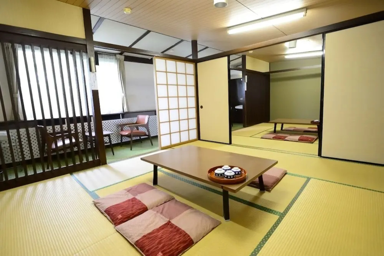 Guest House FUJI-HAKONE LAND - Hostel