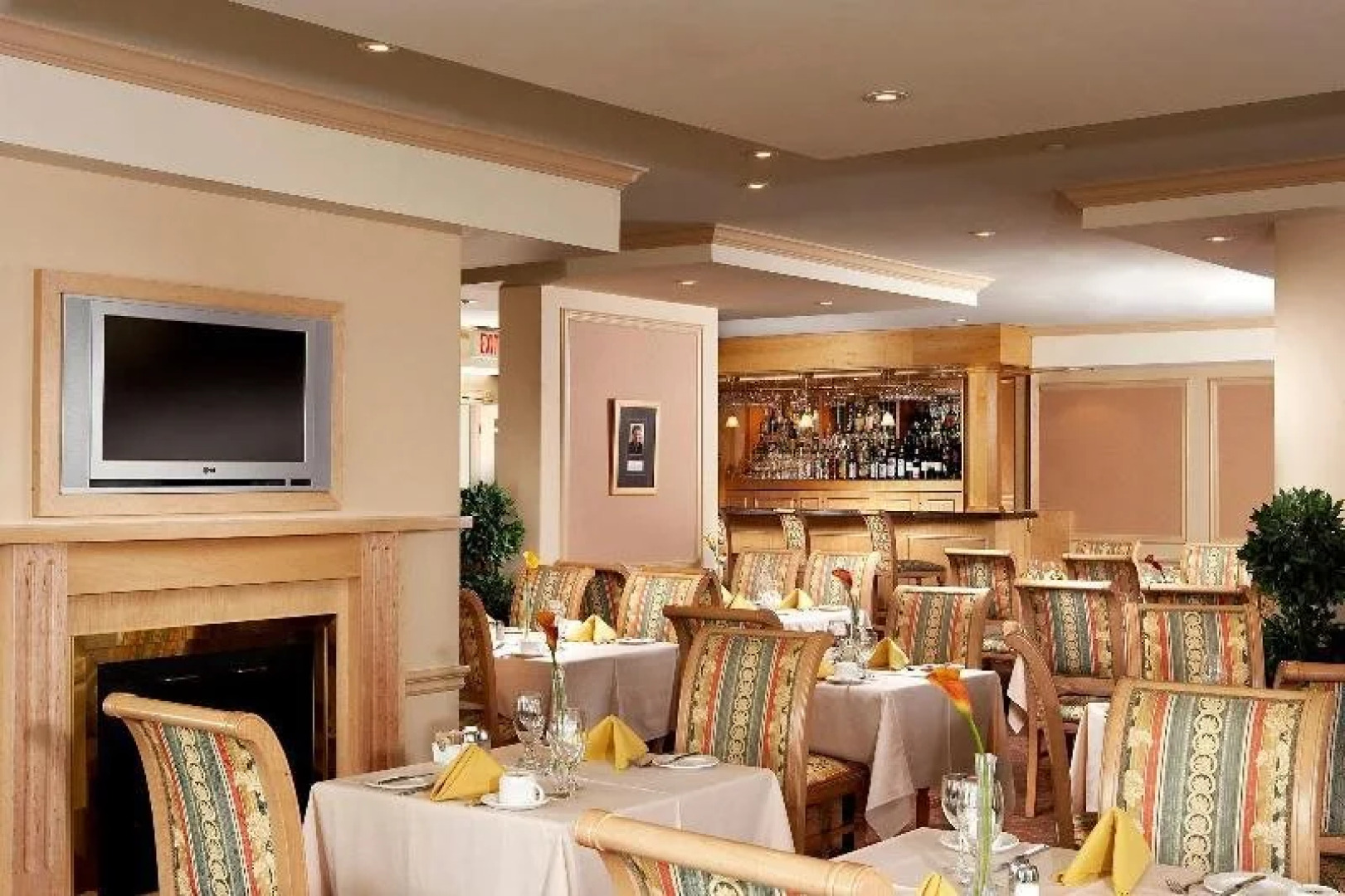 Four Points by Sheraton Toronto Lakeshore