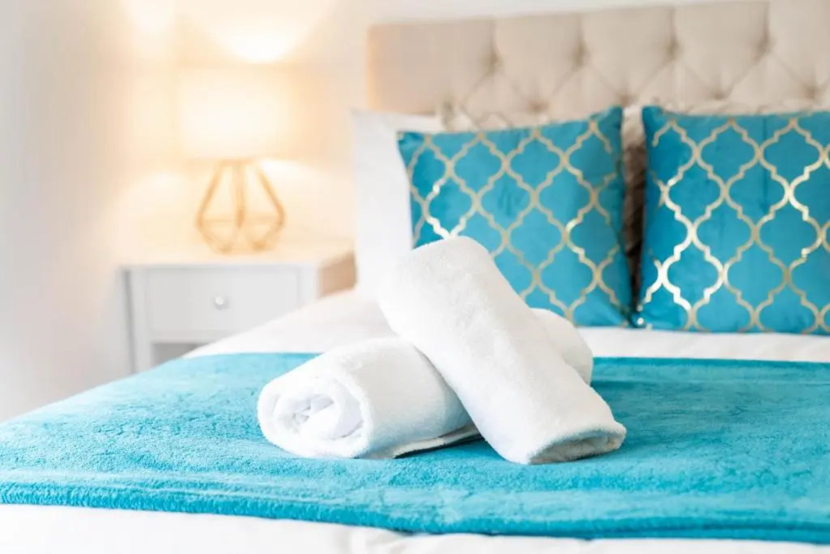 Luxury Six En-Suite Bedroom Apartment - Smart TV's - WIFI - TOP RATED