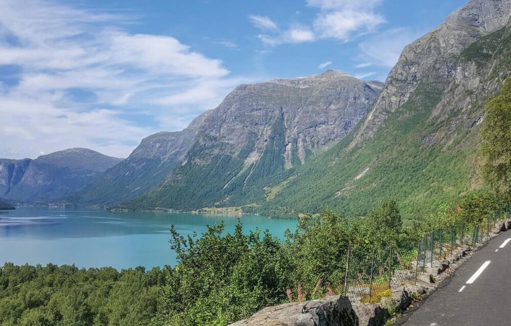 Amazing Home in Olden With 4 Bedrooms and Wifi