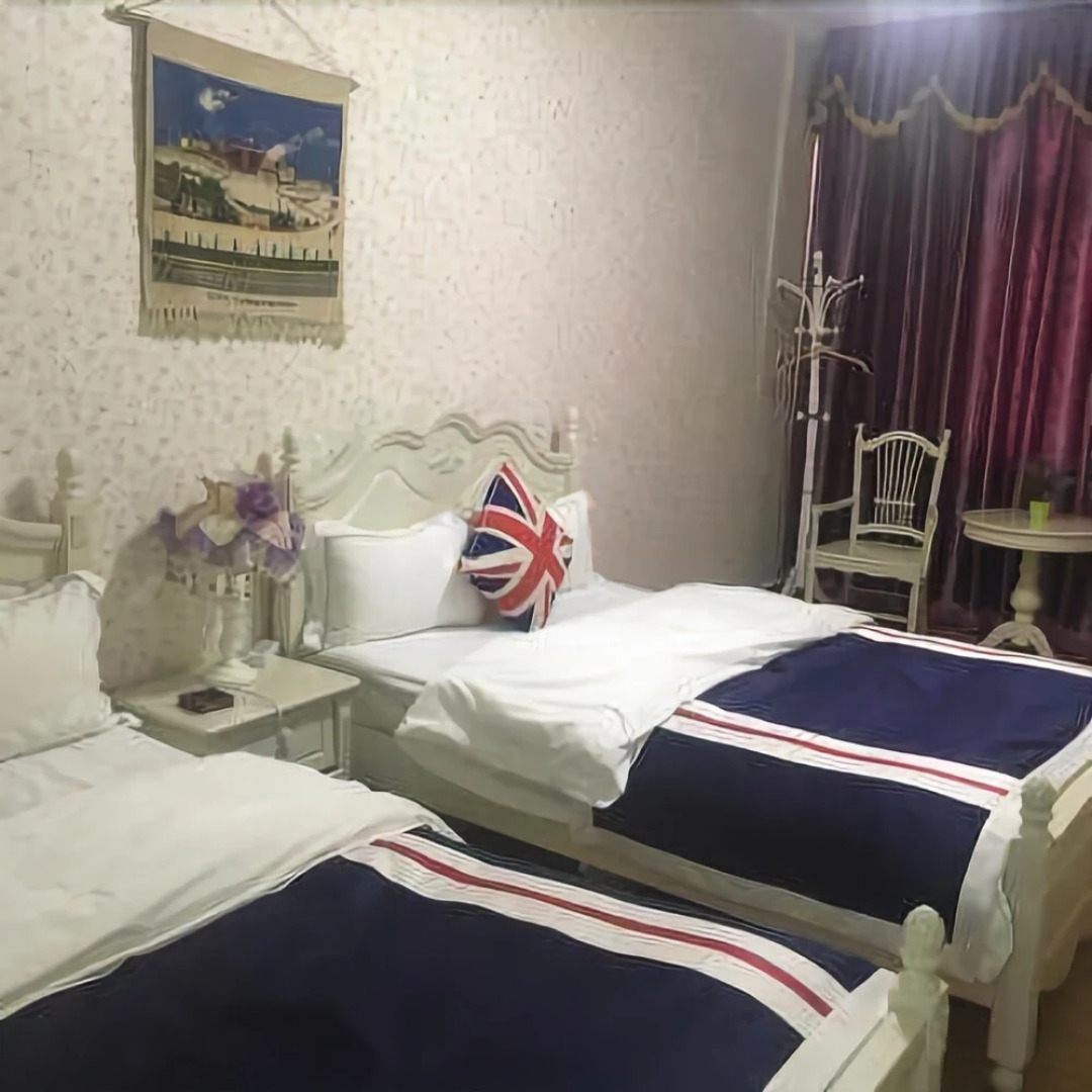 2+2 Garden Theme Hotel