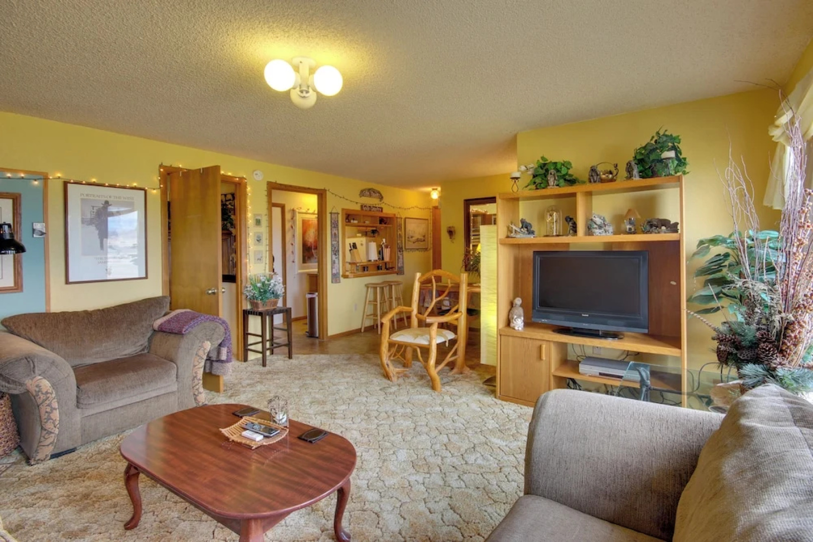 Yellowstone Country Retreat: Stunning Views!