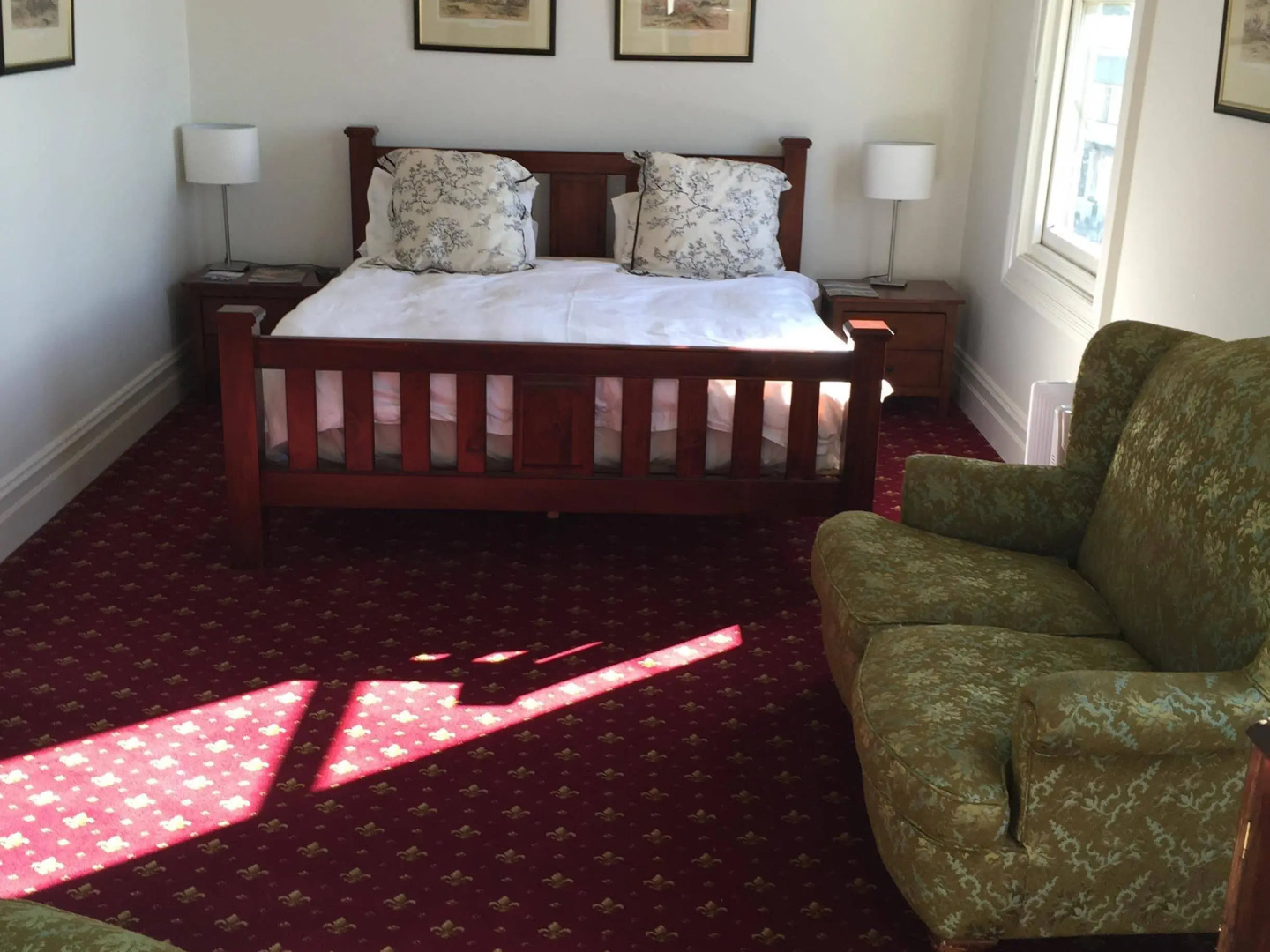 Corner Hotel Alexandra