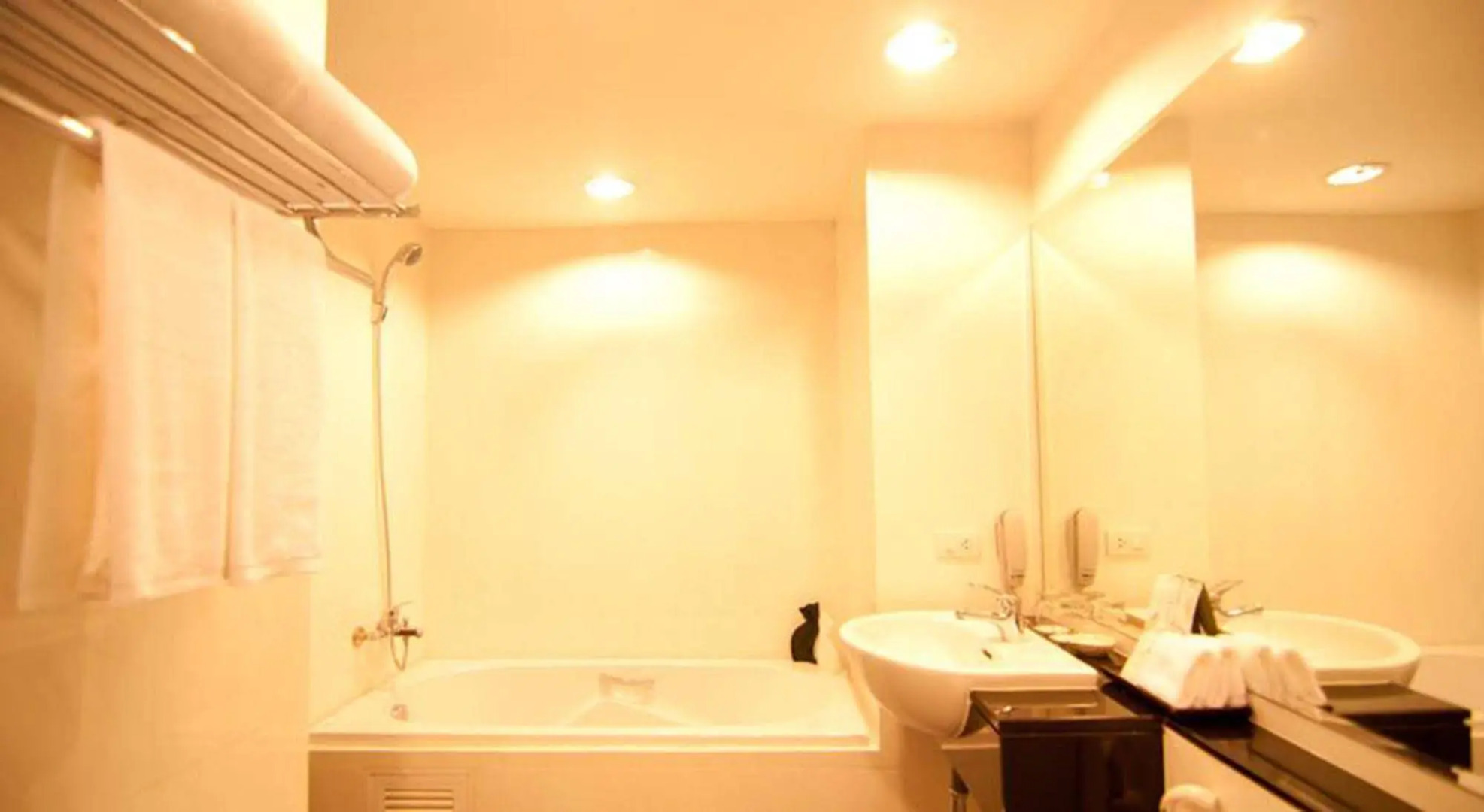 The Patra Hotel - Rama 9