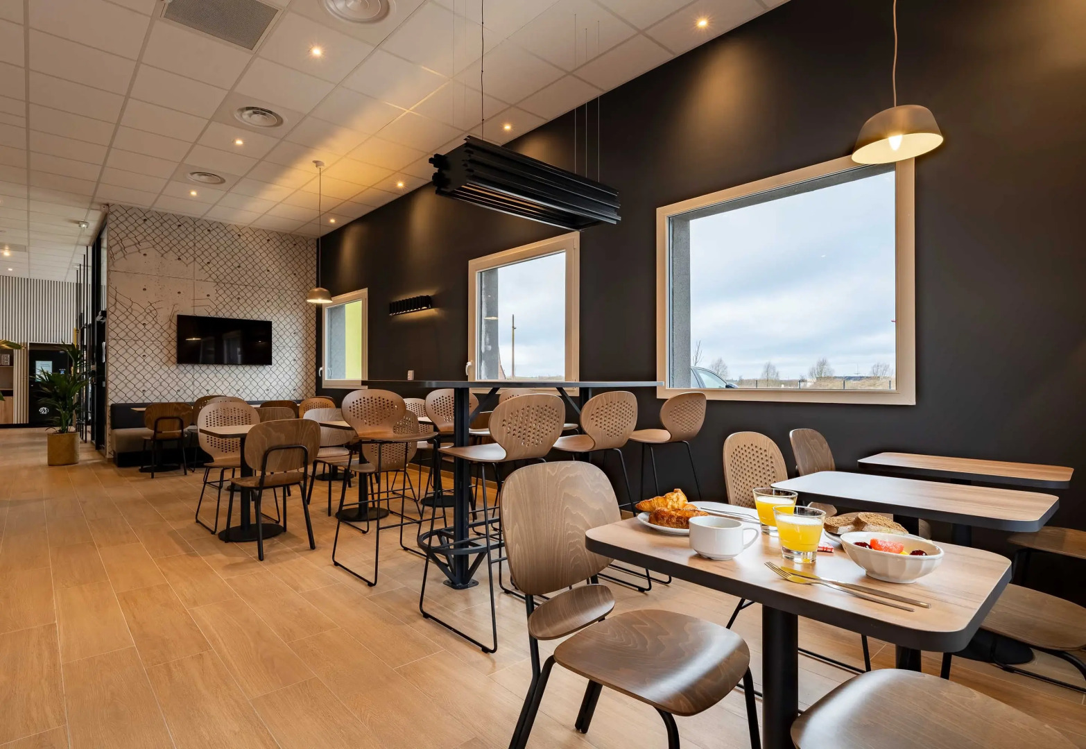 B&B HOTEL Valenciennes Onnaing