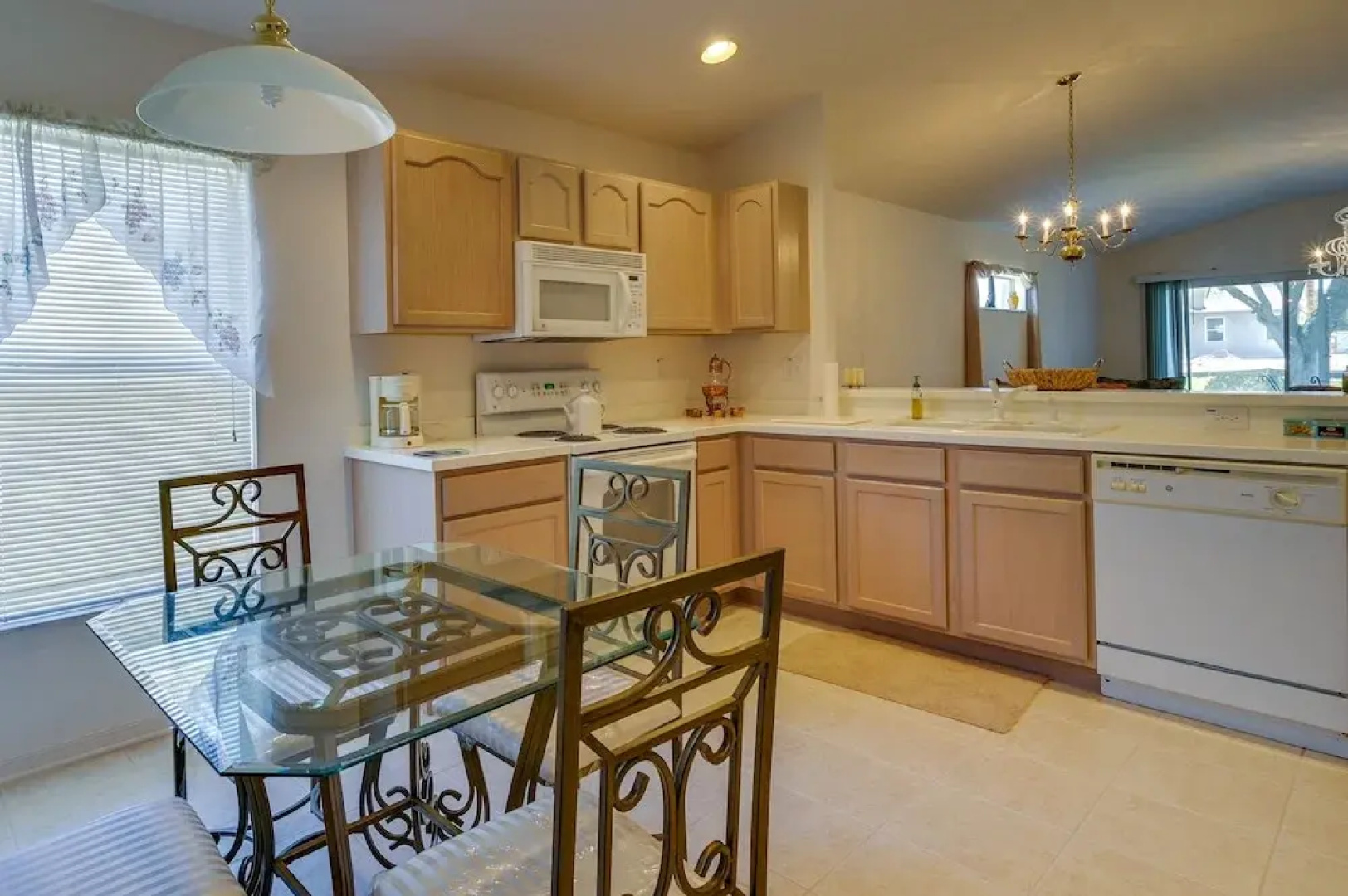 Cozy Zephyrhills Home - 6 Mi to Epperson Lagoon