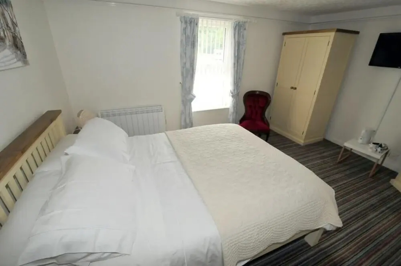 Treviglos Lodge Bed  Breakfast