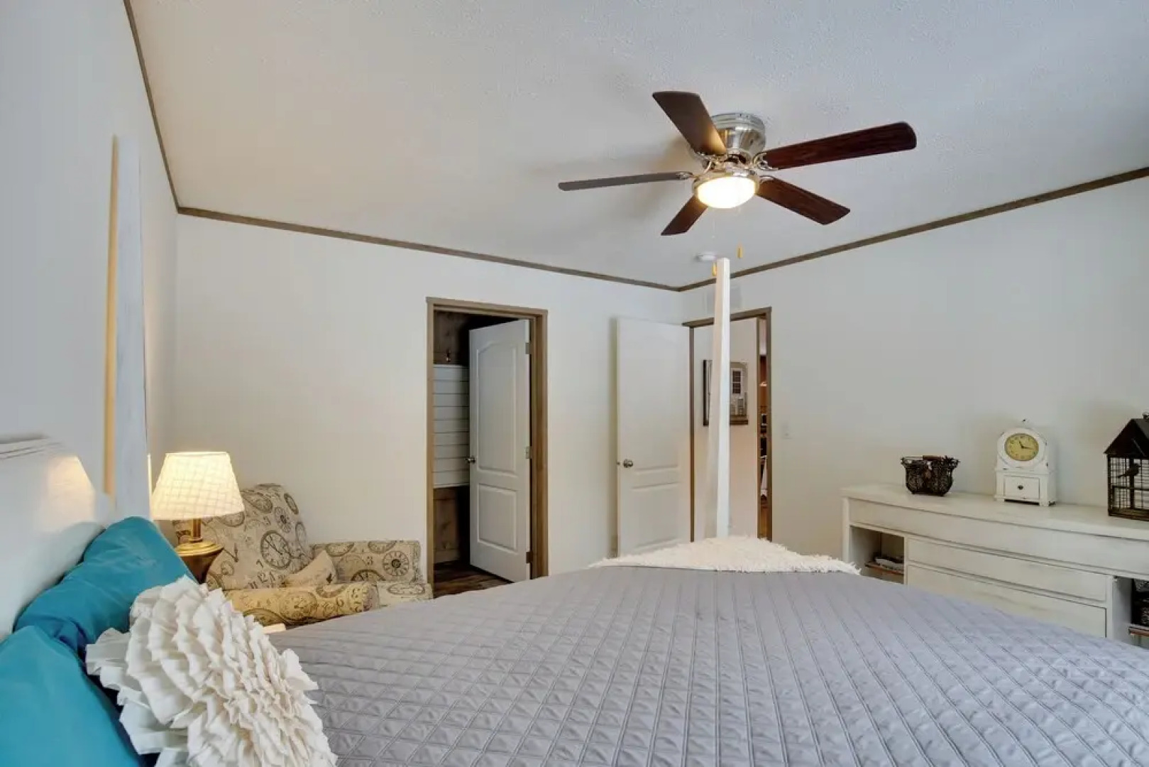 Stylish Chetek Hideaway w/ Lake + Dock Access!