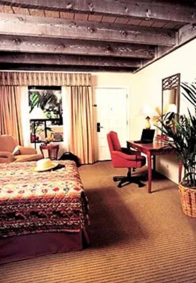 Scottsdale Cottonwoods Resort & Suites