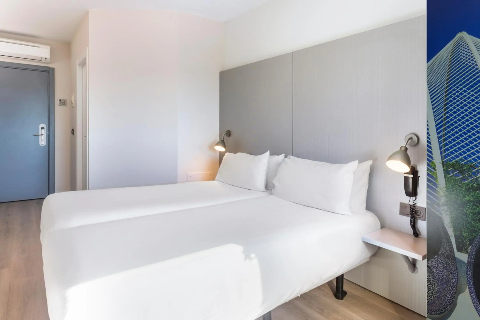 Hotel ILUNION Valencia 4